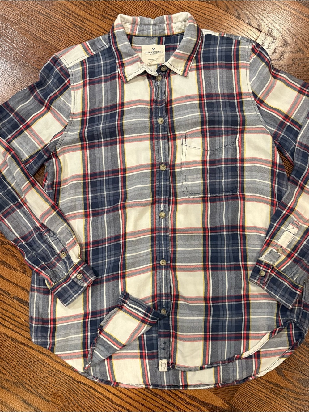 American Eagle Outfitters Women’s Blue & White Plaid Button-Up Boyfriend Flannel